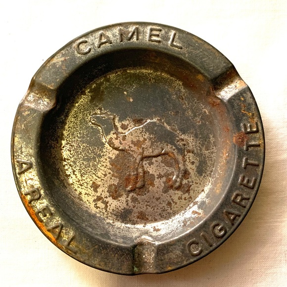 Vintage Camel Pressed Tin Advertising Ashtray - A Real Cigarette - Picture 6 of 8